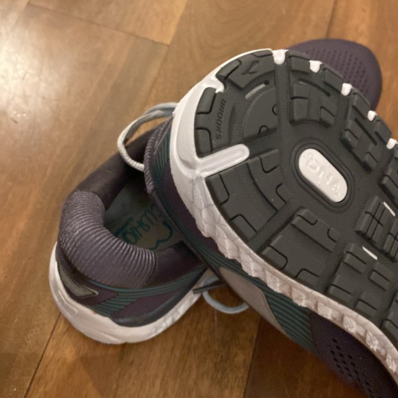 BROOKS Addiction 14 - Picture 2 of 6